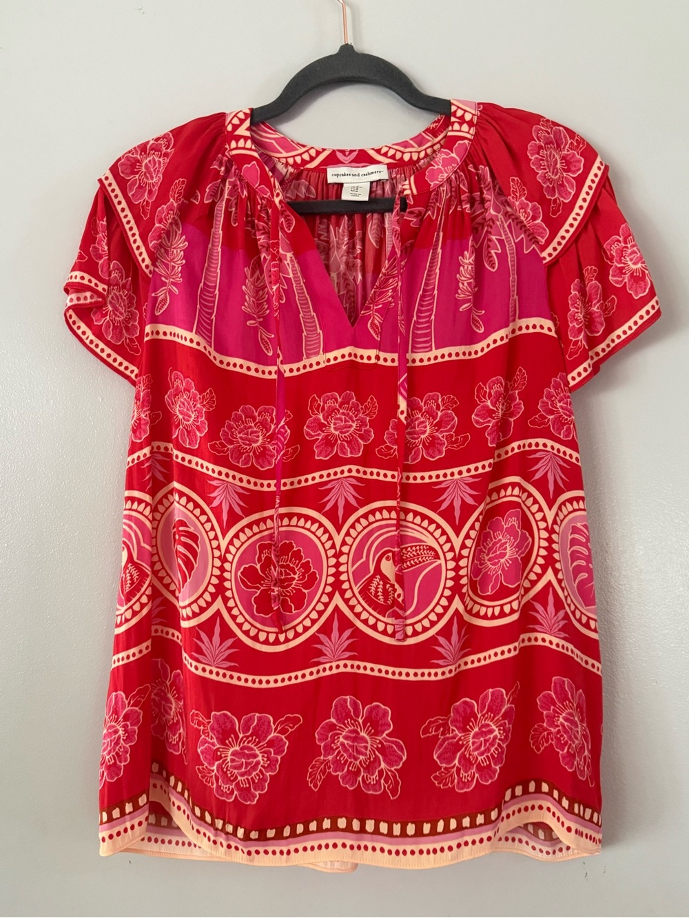 Cupcakes and Cashmere Red Pink Tropical Floral Toucan Boho Blouse Top M